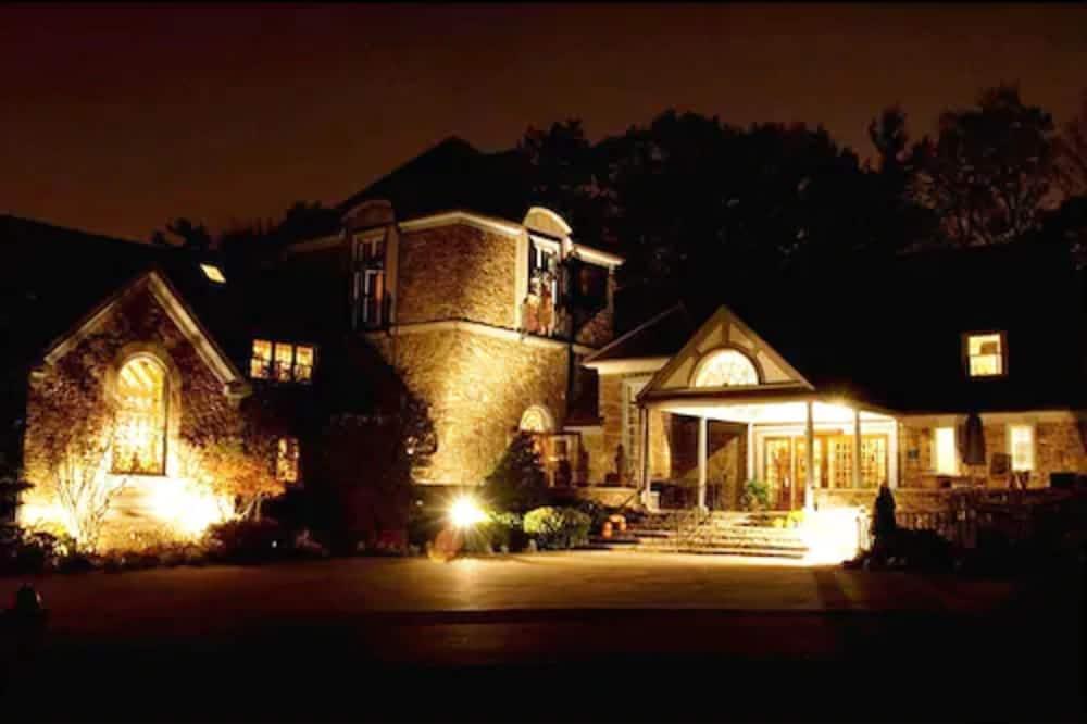 The Glenerin Inn Mississauga Bagian luar foto