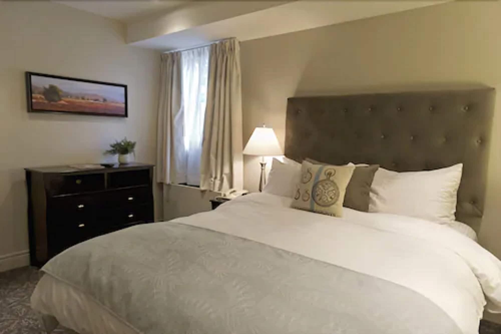 The Glenerin Inn Mississauga Bagian luar foto