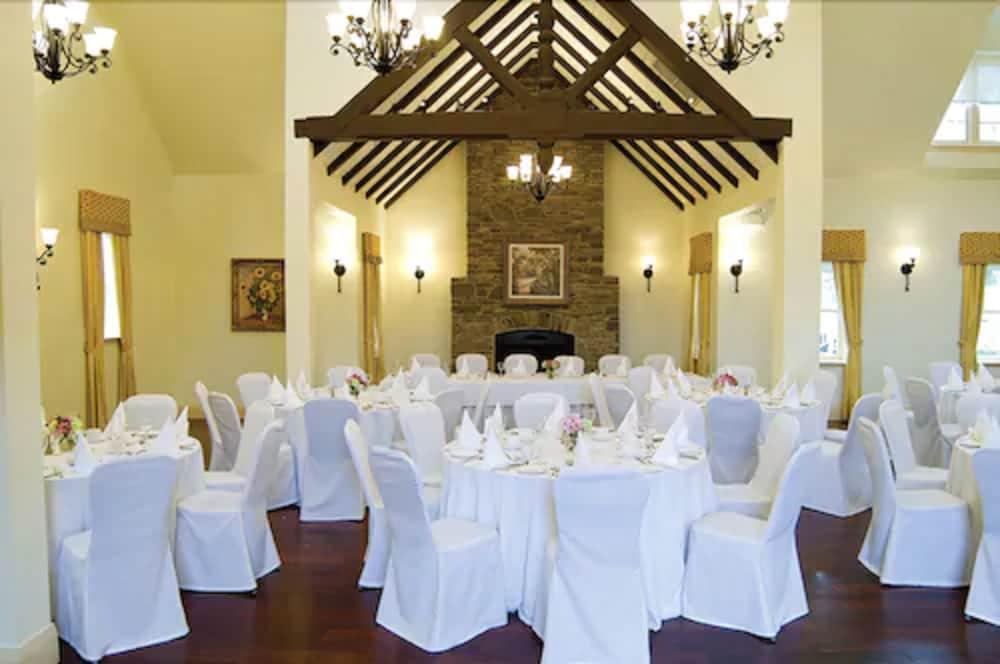 The Glenerin Inn Mississauga Bagian luar foto
