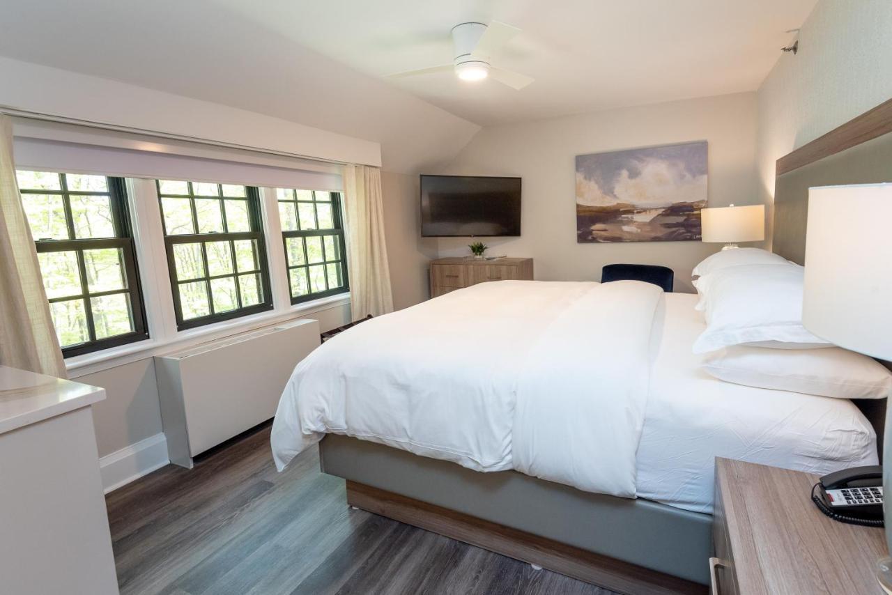 The Glenerin Inn Mississauga Bagian luar foto