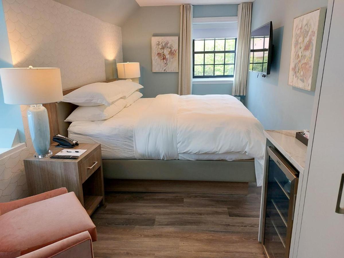 The Glenerin Inn Mississauga Bagian luar foto